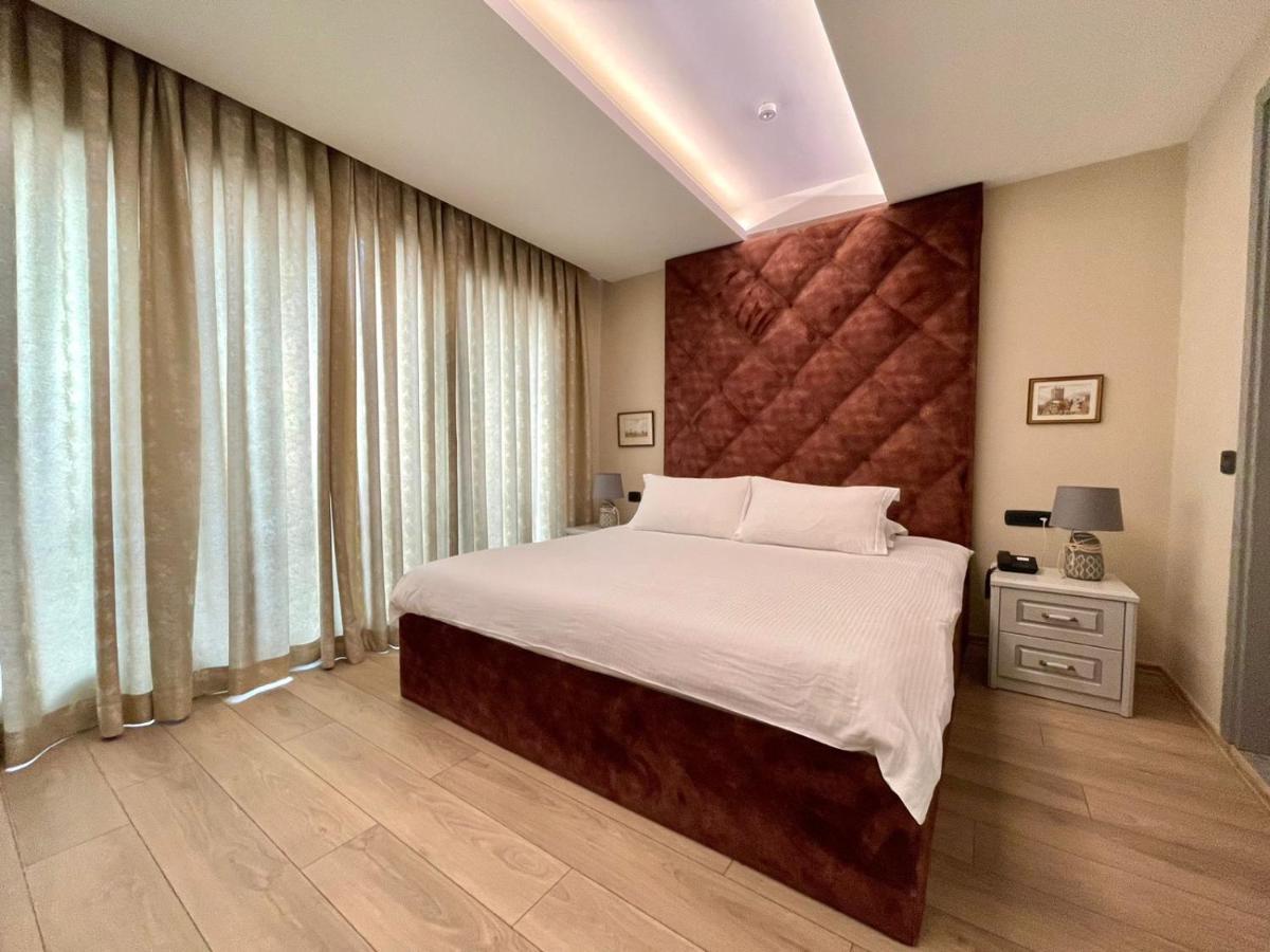 טיראנה Vila Shard Boutique Hotel מראה חיצוני תמונה