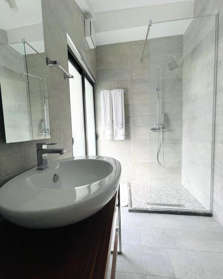 טיראנה Vila Shard Boutique Hotel מראה חיצוני תמונה