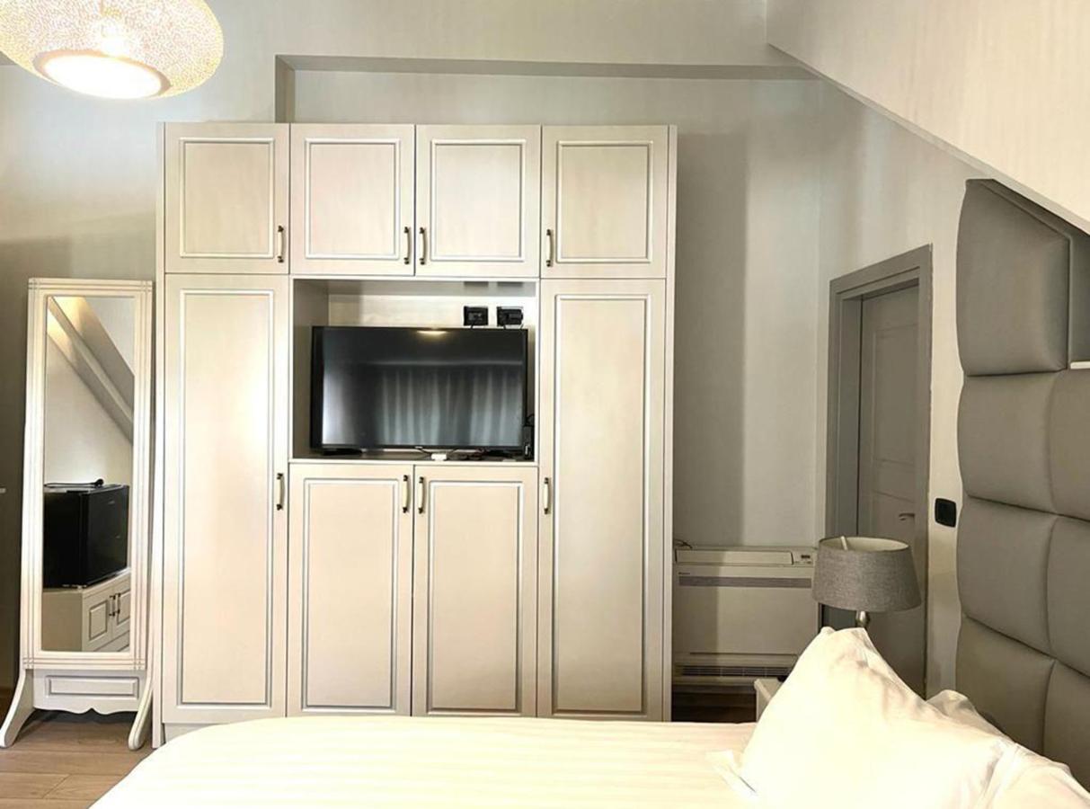 טיראנה Vila Shard Boutique Hotel מראה חיצוני תמונה
