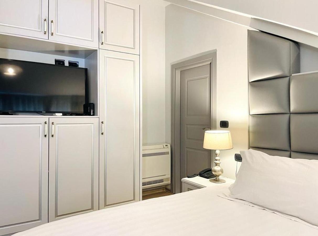 טיראנה Vila Shard Boutique Hotel מראה חיצוני תמונה