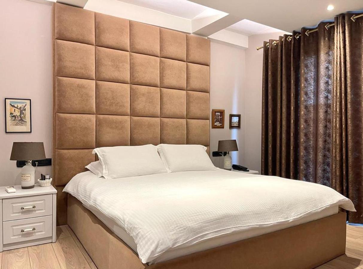 טיראנה Vila Shard Boutique Hotel מראה חיצוני תמונה