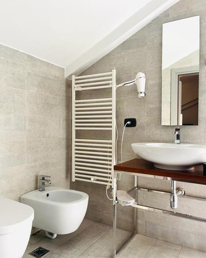 טיראנה Vila Shard Boutique Hotel מראה חיצוני תמונה